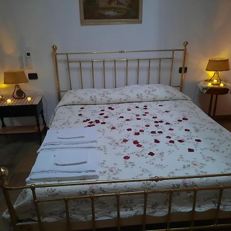 B&B Casa Santa Lucia Manerba del Garda Exterior foto