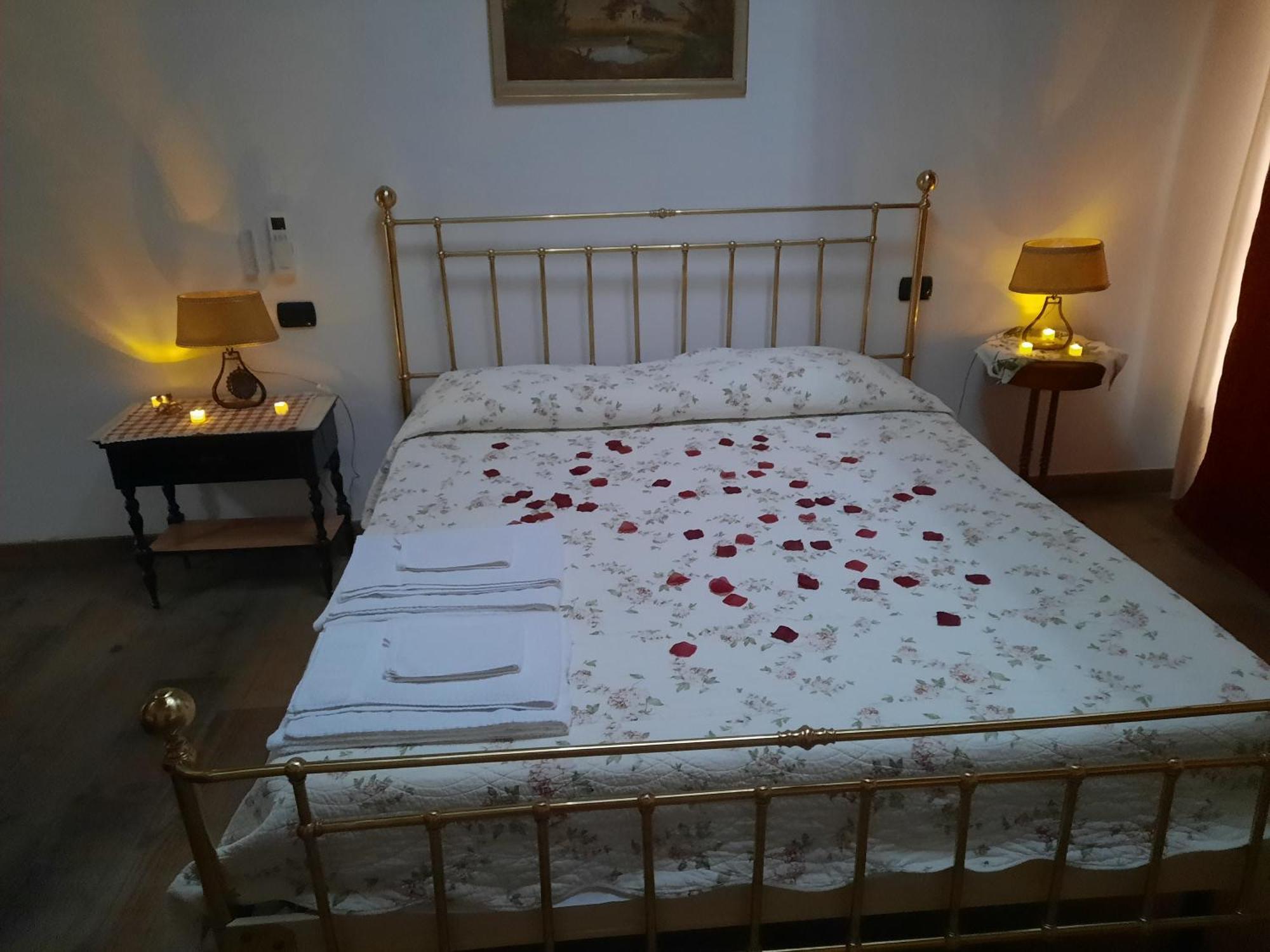 B&B Casa Santa Lucia Manerba del Garda Exterior foto